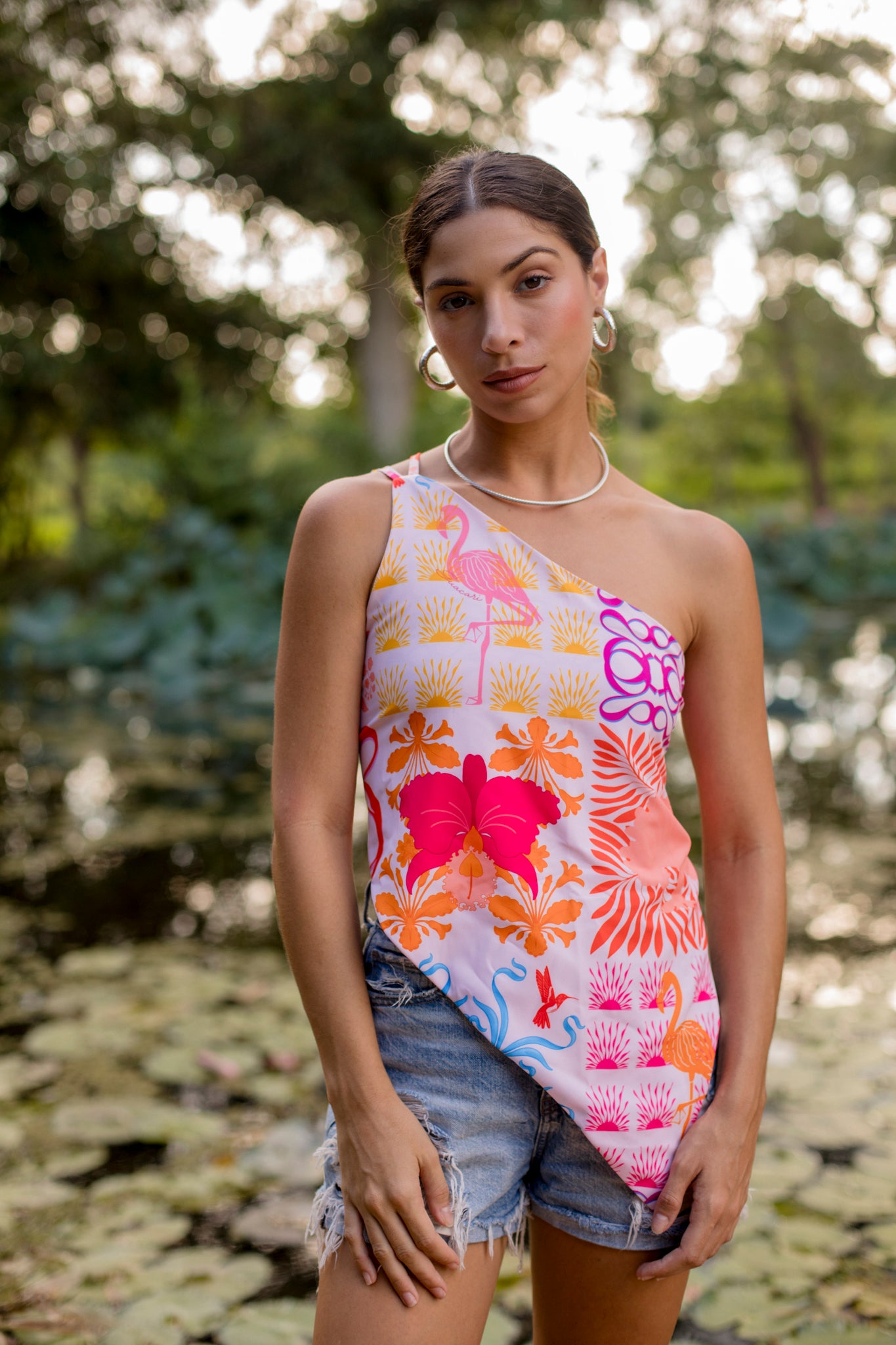 TOP CAMELIA